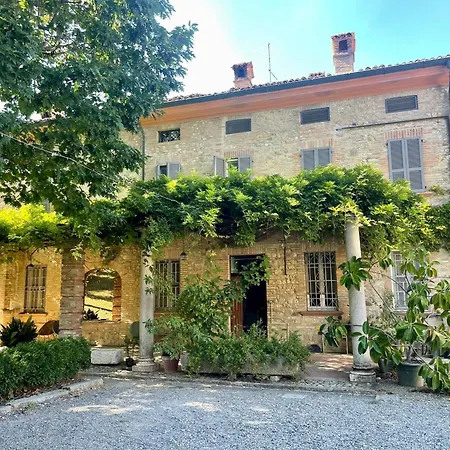 Lantgård Podere Palazzo Illica CastellʼArquato