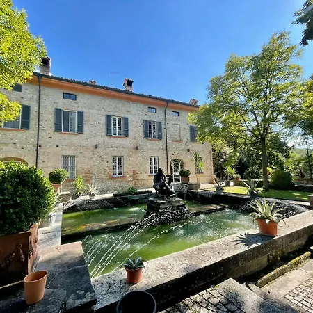 Podere Palazzo Illica Farm stay *